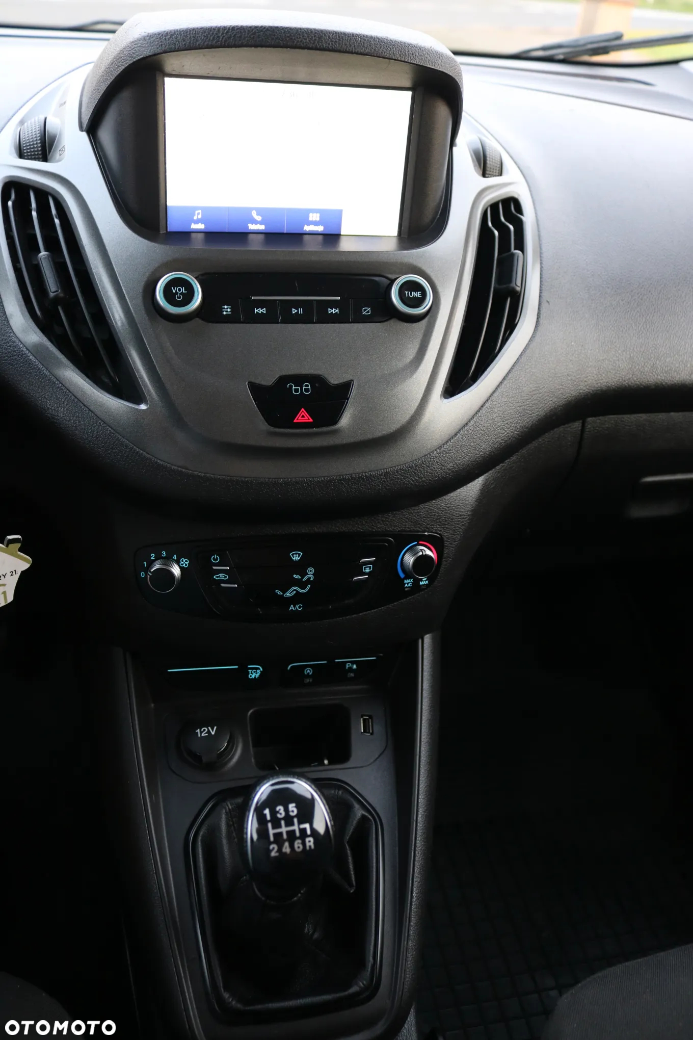 Ford Courier - 14