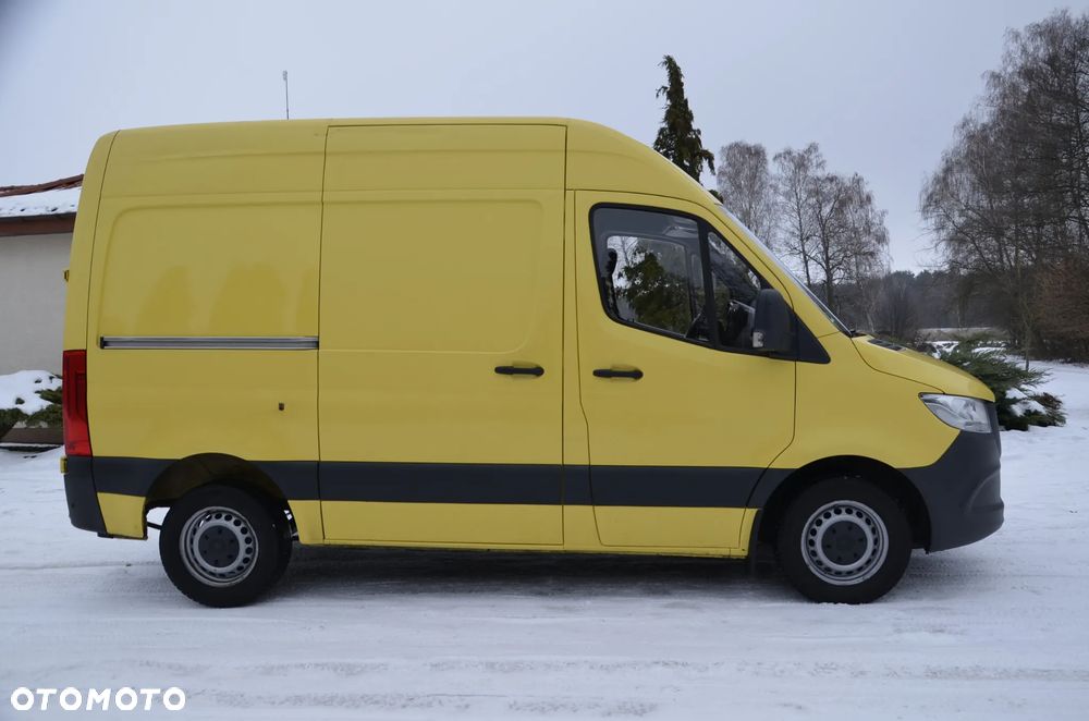 Mercedes-Benz Sprinter - 12