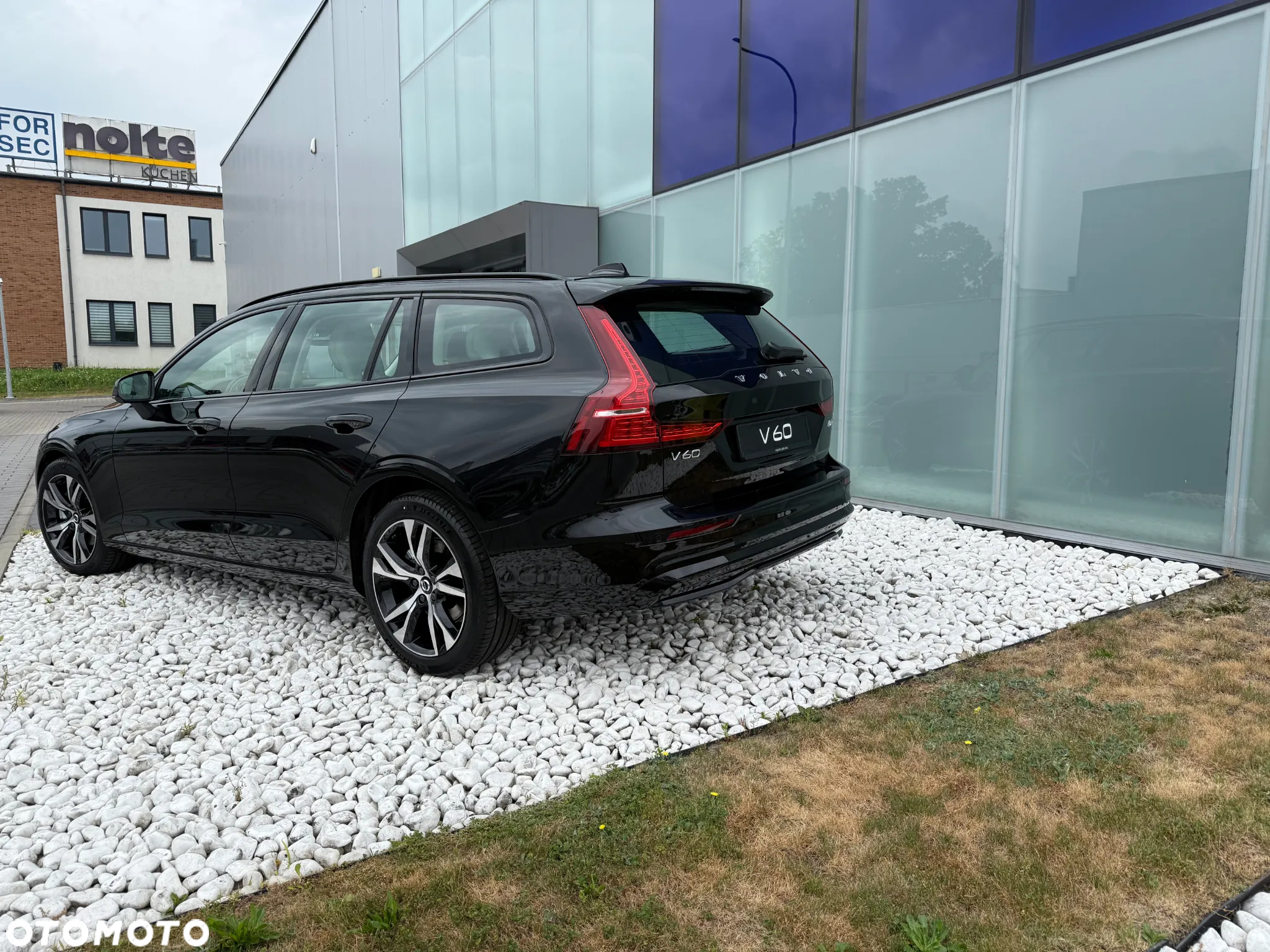 Volvo V60 B4 B Plus Dark - 9
