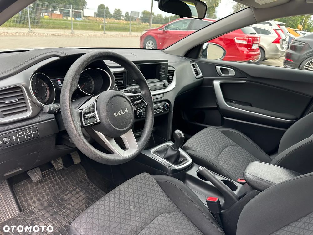Kia Ceed - 12