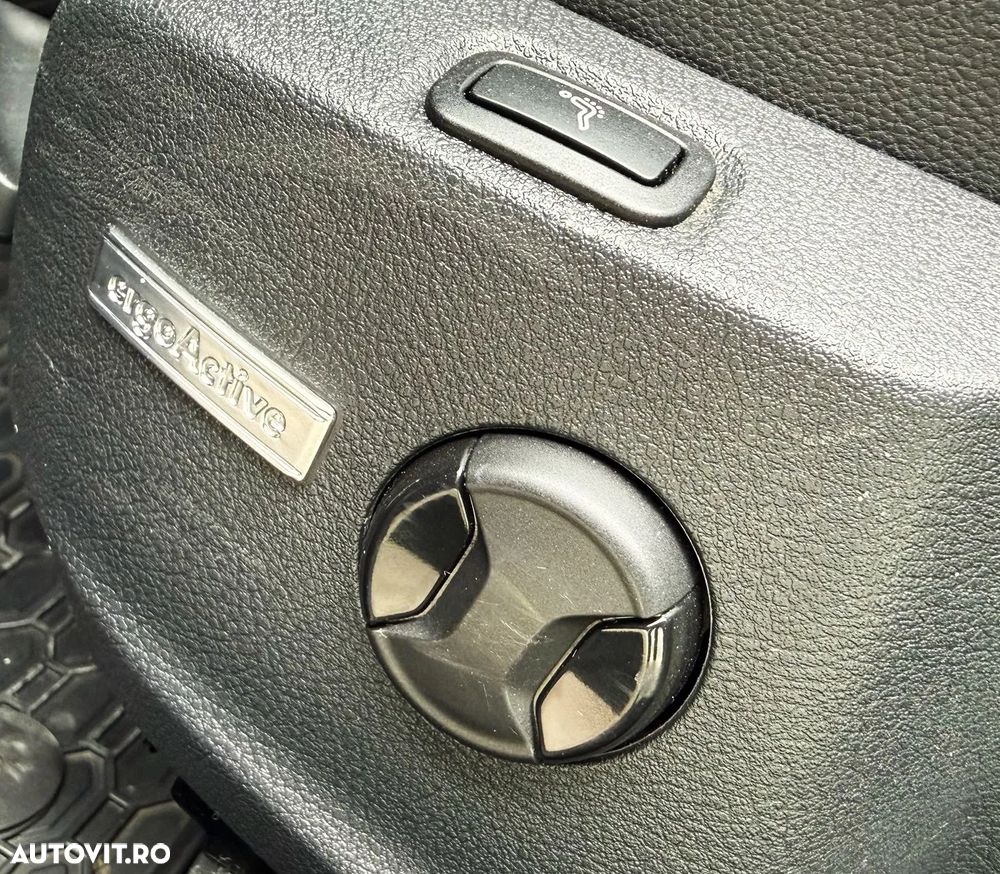 Volkswagen Golf 1.6 TDI DPF BMT DSG Highline - 18