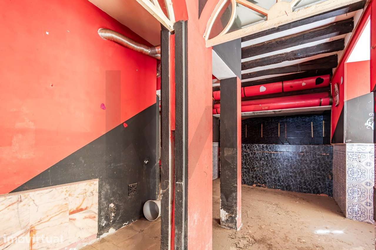 VENDE - PRÉDIOS NA BAIXA DA CIDADE DE ÁGUEDA - OPORTUNIDADE ÚNICA - - Grande imagem: 5/49