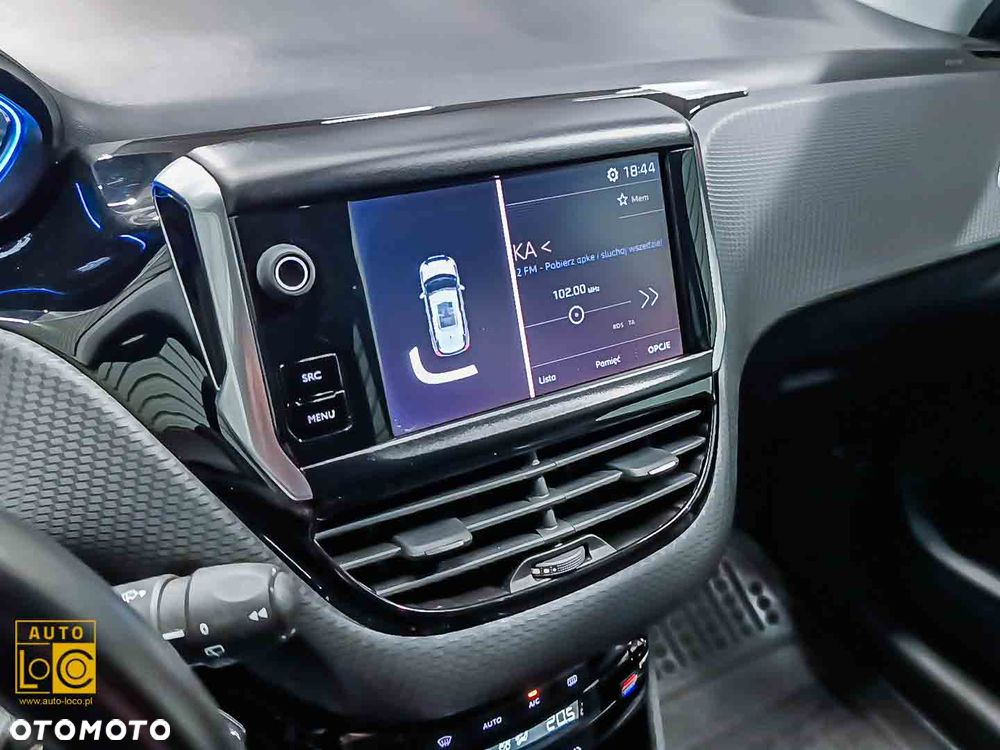 Peugeot 2008 1.2 Pure Tech Allure S&S - 19