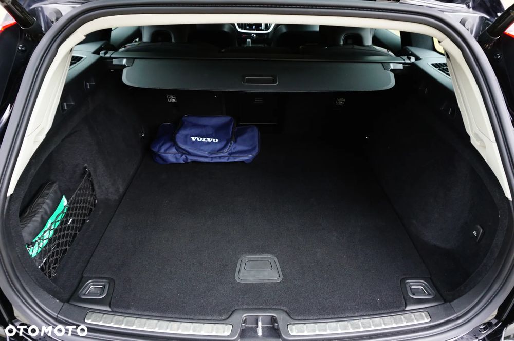 Volvo V60 B4 D Momentum Pro - 21