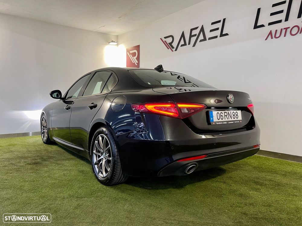 Alfa Romeo Giulia 2.2 D - 8