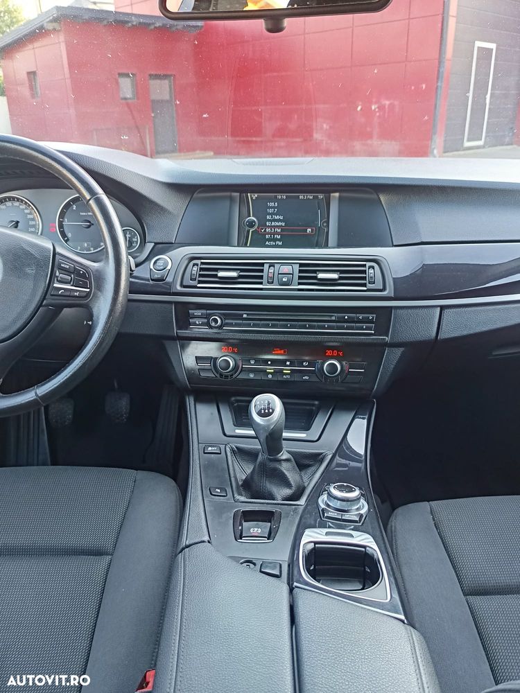 BMW Seria 5 520d - 5