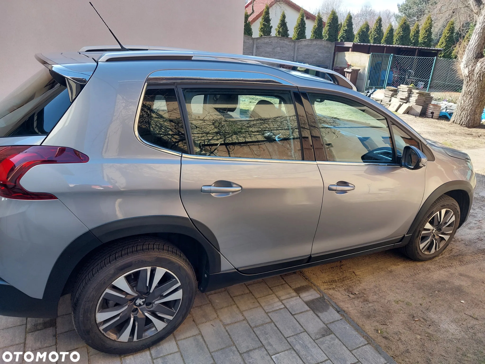 Peugeot 2008 - 14