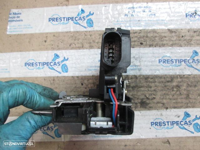 Fecho 4B2837016G AUDI A4 2001 FD ELETRICO - 2