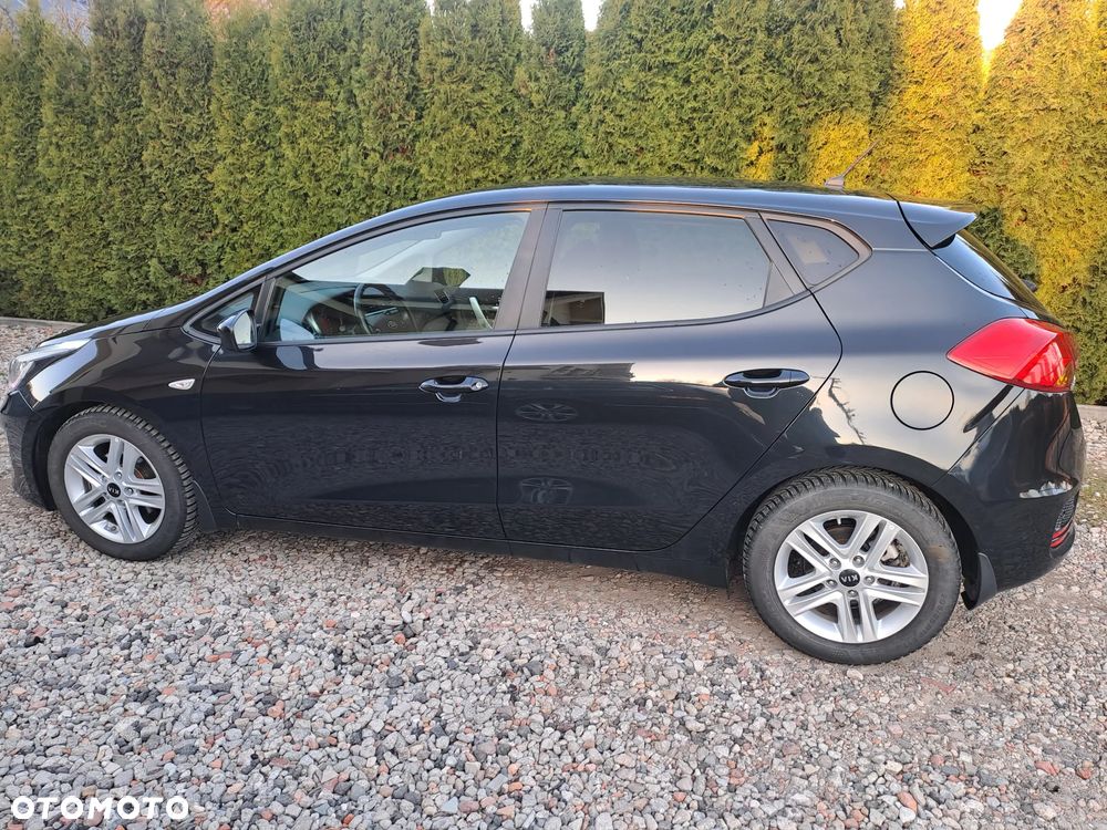 Kia Ceed 1.0 T-GDI 100 ISG Dream-Team Edition - 6
