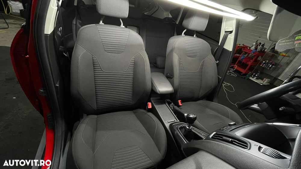 Ford Focus 1.5 TDCi Titanium - 6