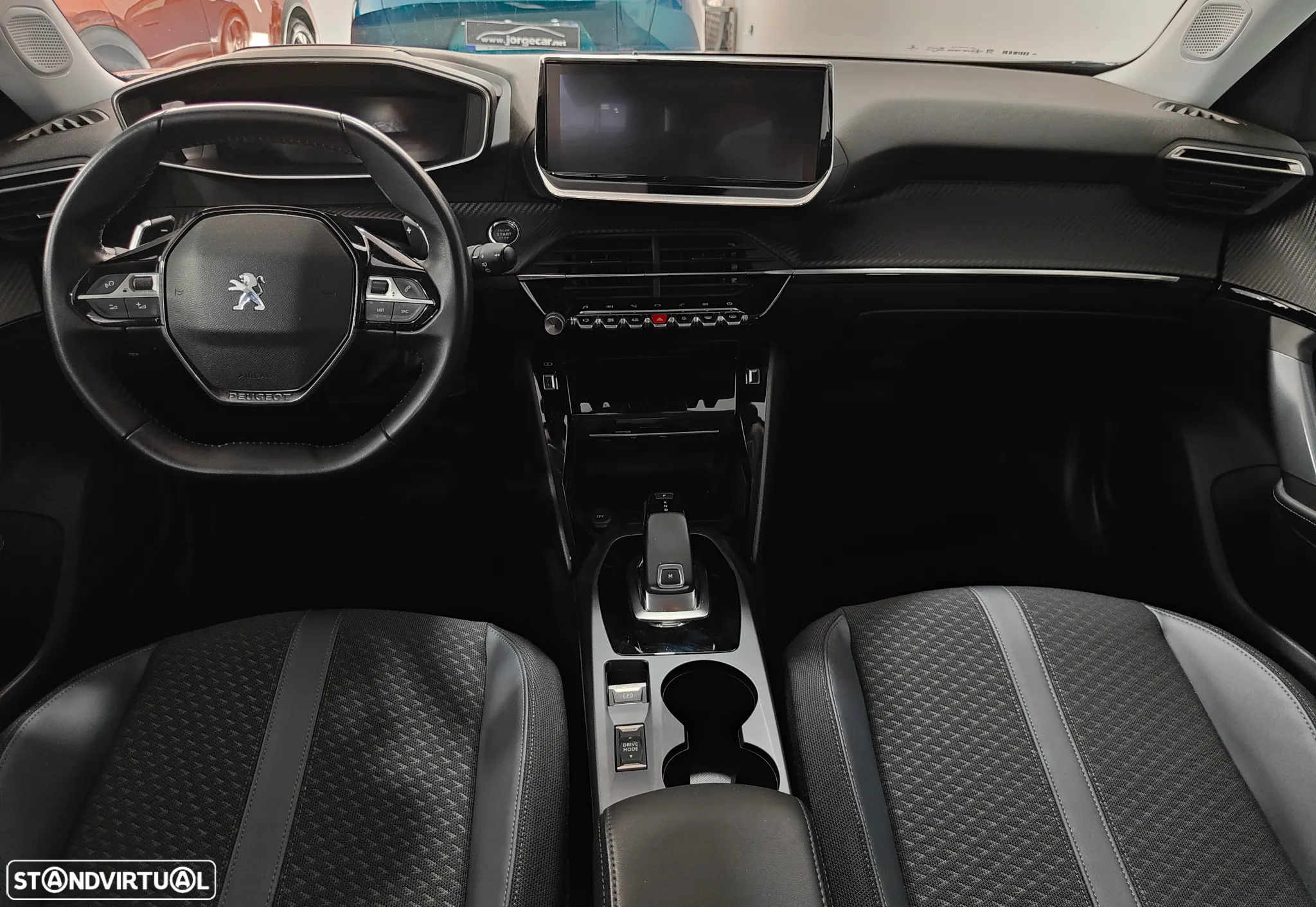 Peugeot 2008 1.2 PureTech Allure EAT8 - 42