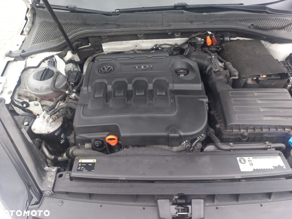 Volkswagen Golf 1.6 TDI 4Motion BlueMotion Technology Comfortline - 12