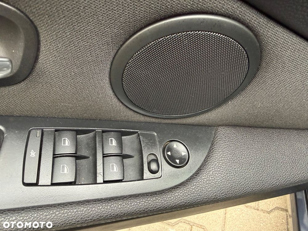 BMW Seria 5 520d Edition Exclusive - 17