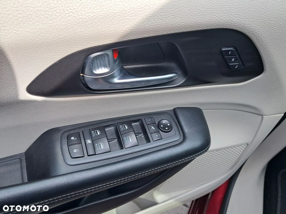 Chrysler Pacifica - 16