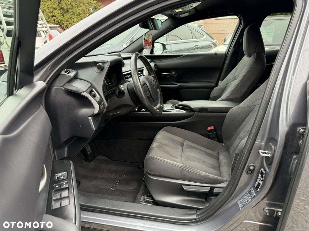 Lexus UX - 6