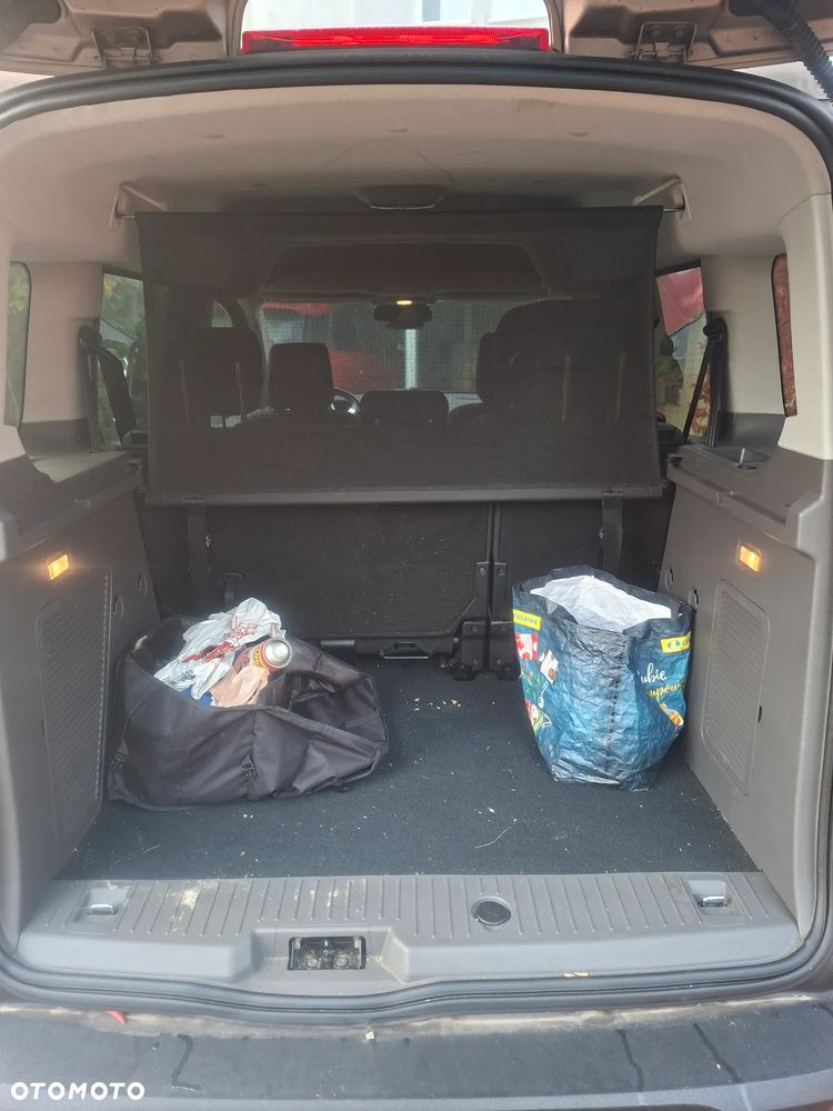 Ford Tourneo Connect - 8