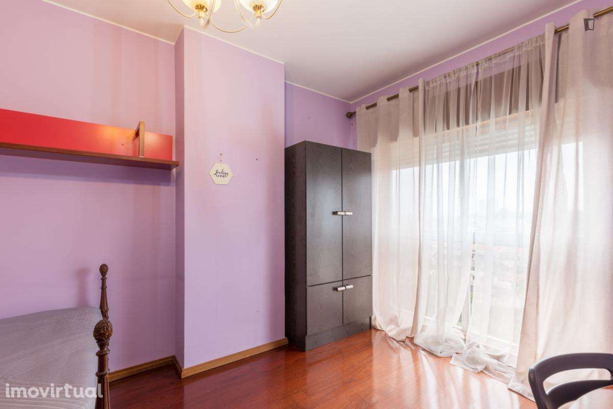 Quarto - localizado em Paranhos Porto - Grande imagem: 4/20