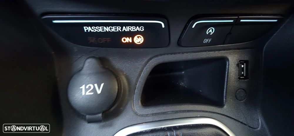 Ford Tourneo Courier 1.5 TDCi Titanium - 30
