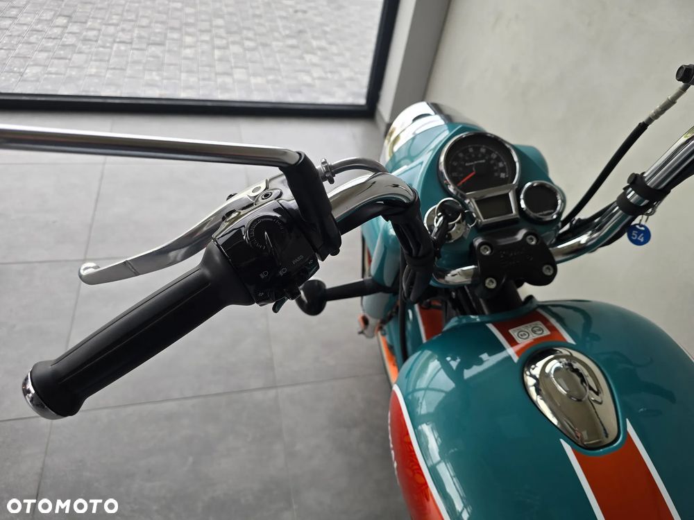 Royal Enfield Classic - 22