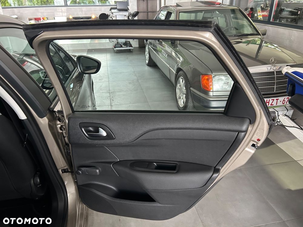 Citroën C4 1.4 VTi Attraction - 23