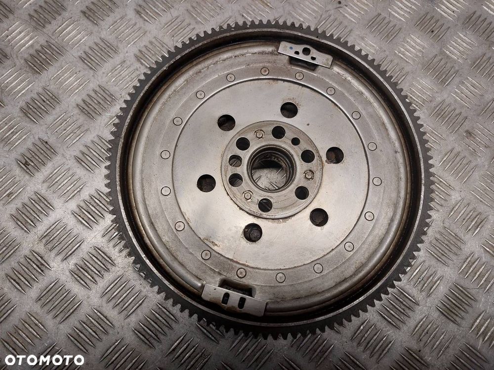 KOŁO DWUMASOWE + TARCZA + DOCISK BMW E90 2.0 16V 7541018 - 9