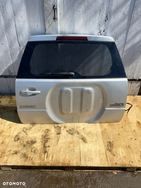 Grand Vitara II 06-14r Klapa tylna kompletna