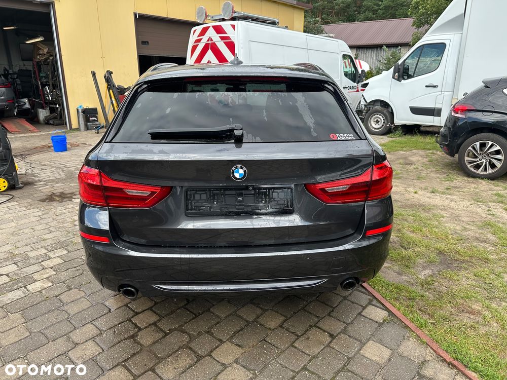BMW Seria 5 520d Sport Line - 3