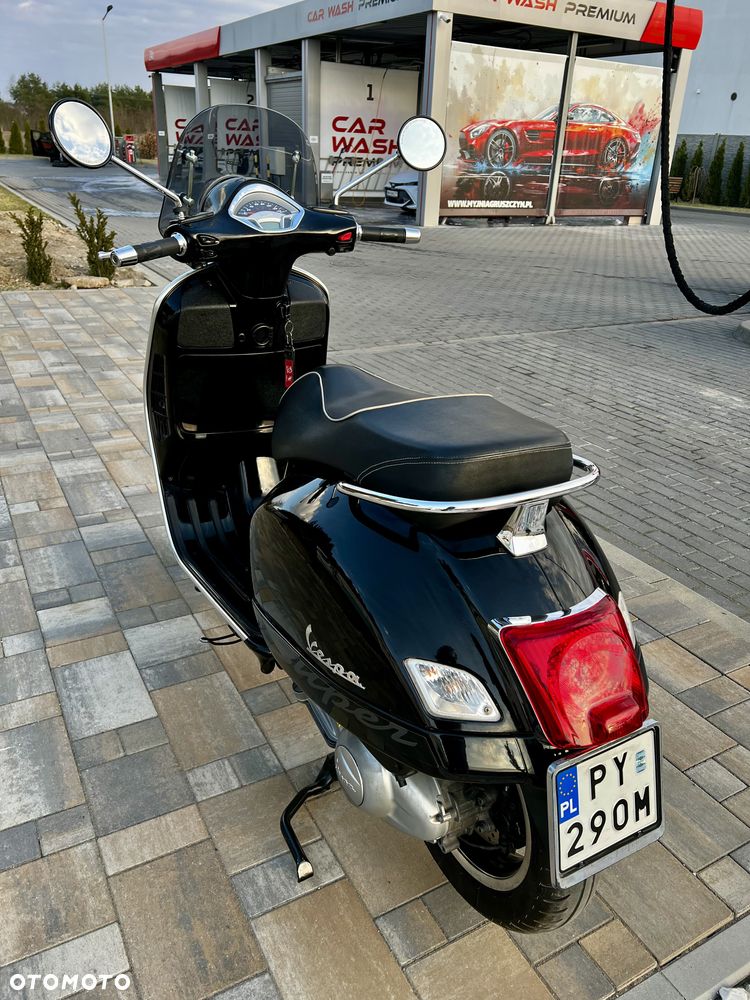 Vespa GTS - 16