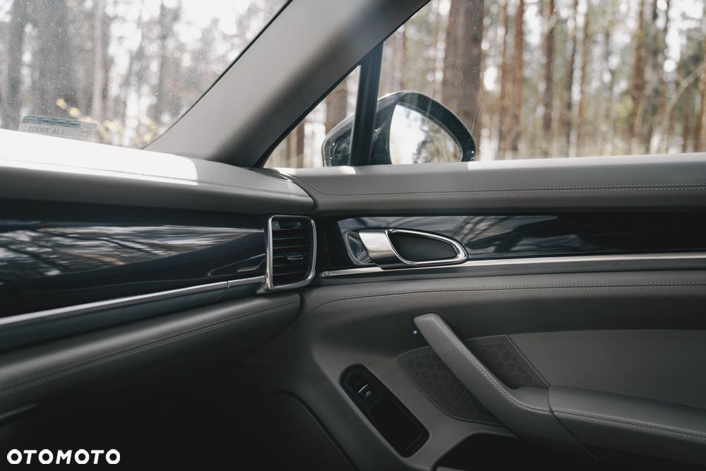 Porsche Panamera 4S - 18