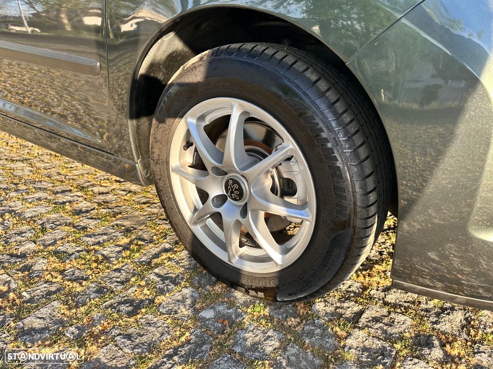 Peugeot 207 1.4 16V Active - 13