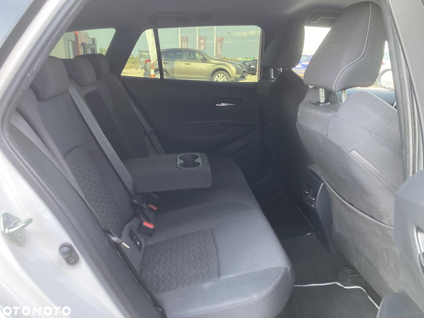 Toyota Corolla 2.0 Hybrid Comfort - 20