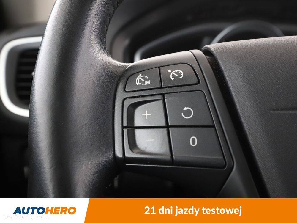 Volvo V40 D2 Kinetic - 27