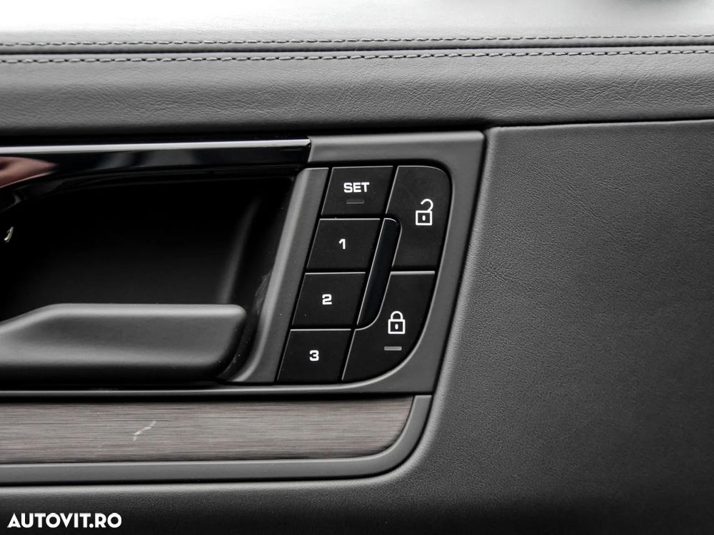 Porsche Cayenne E-Hybrid Tiptronic S Black Edition - 16