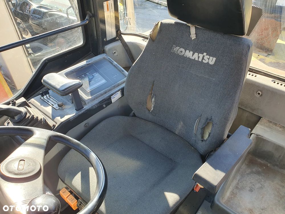 Komatsu WA 320-3H - 15