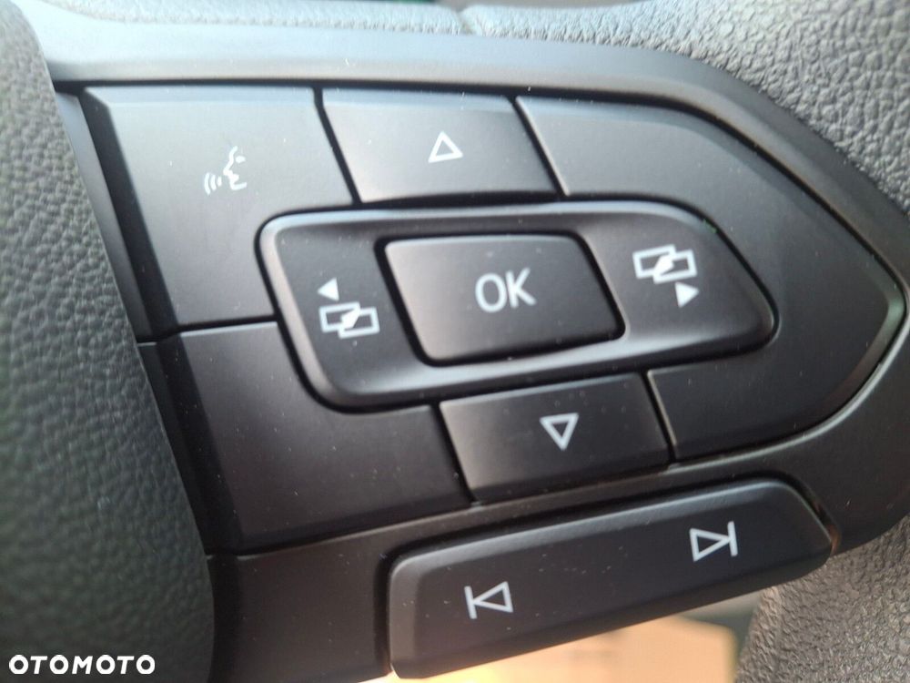 Volkswagen Transporter Furgon 2.0 TDI 150 KM automat - 34