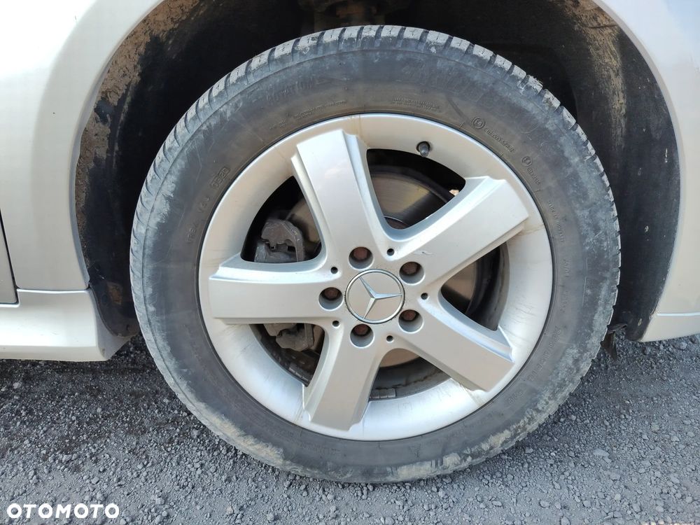 Mercedes-Benz Klasa B - 37