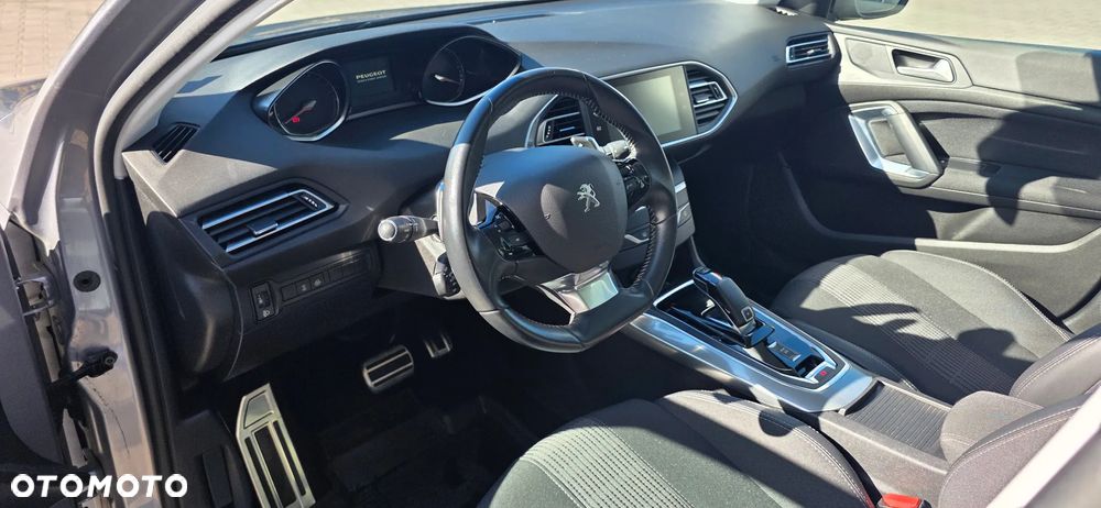 Peugeot 308 BlueHDi 130 EAT6 Stop & Start Allure Business-Paket - 10