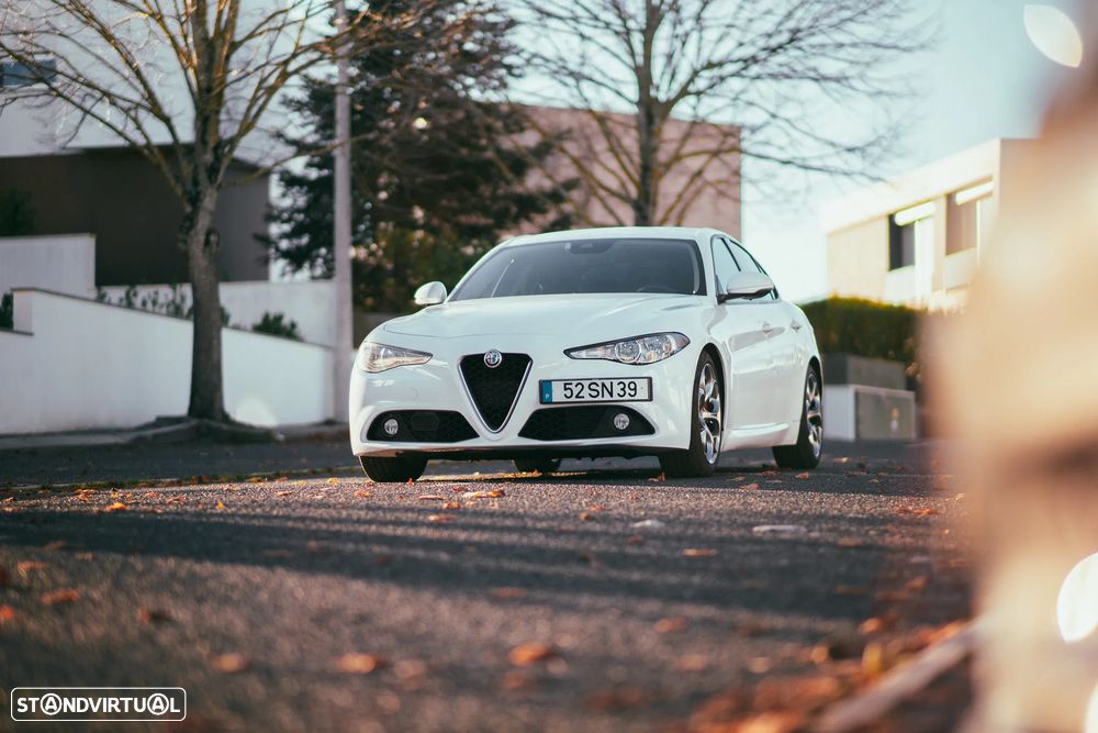Alfa Romeo Giulia 2.2 D AT8 - 6