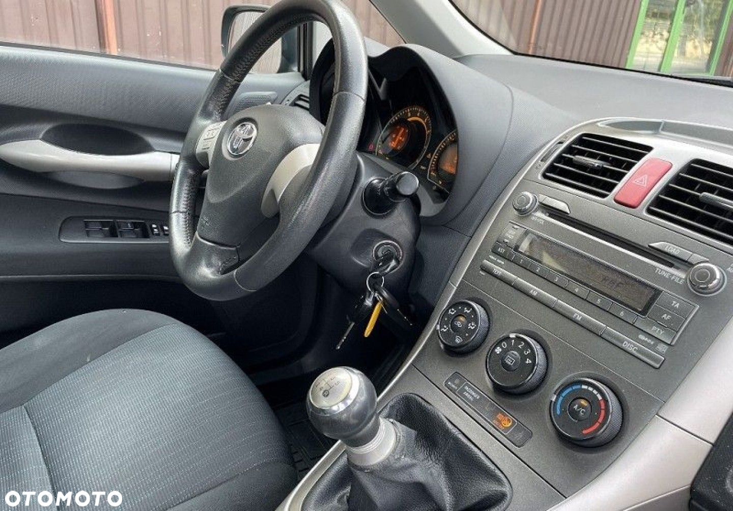 Toyota Auris - 13