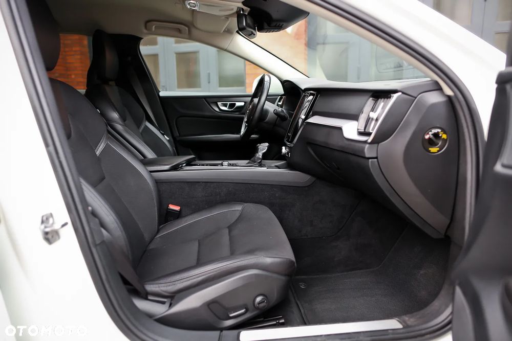 Volvo V60 Cross Country Pro D4 AWD - 23