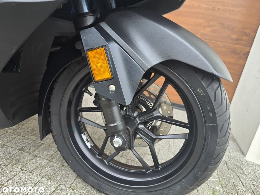 Honda NSS - 27