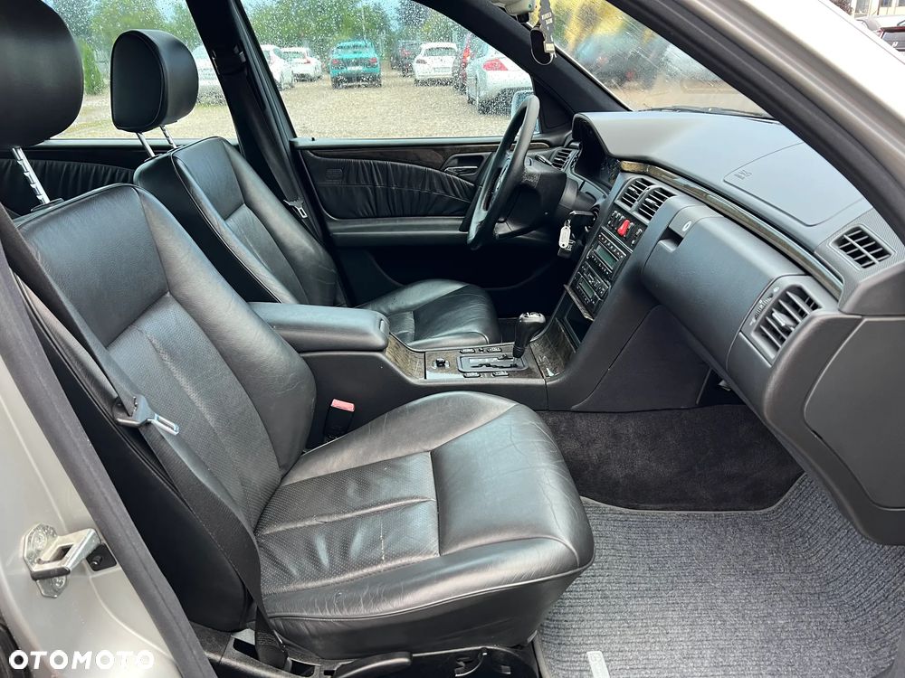 Mercedes-Benz Klasa E 320 Avantgarde - 30