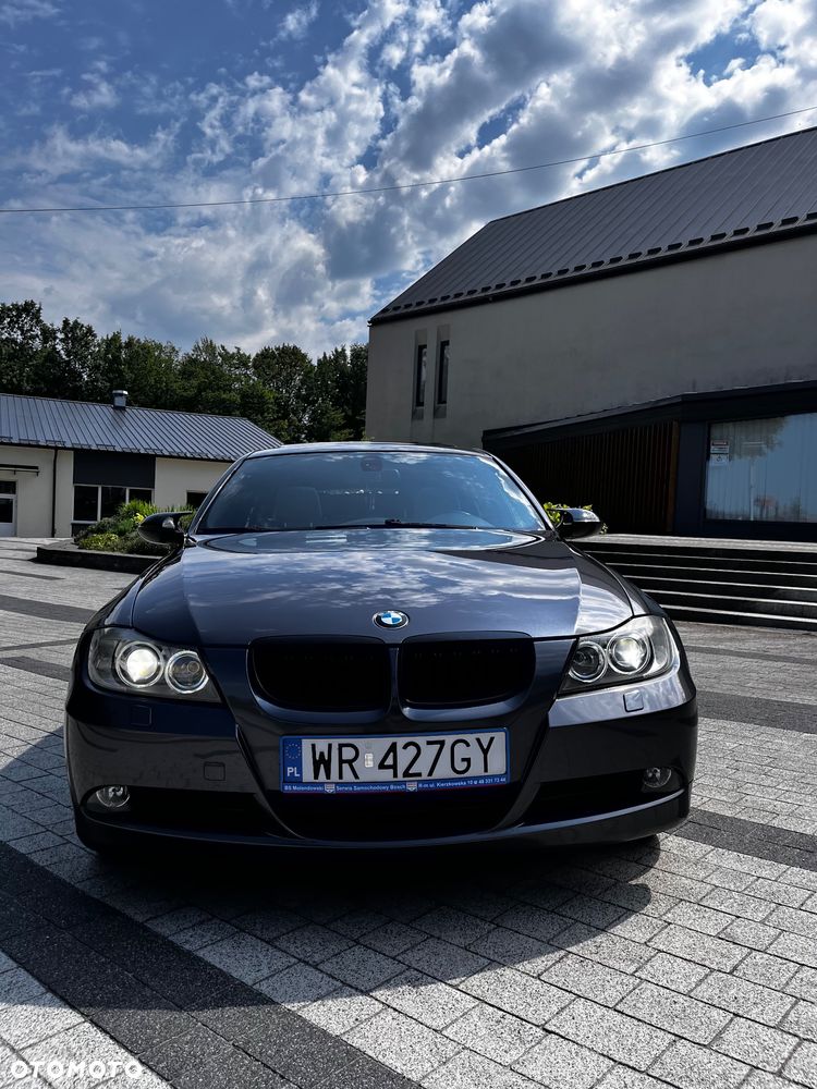 BMW Seria 3 325i xDrive - 24