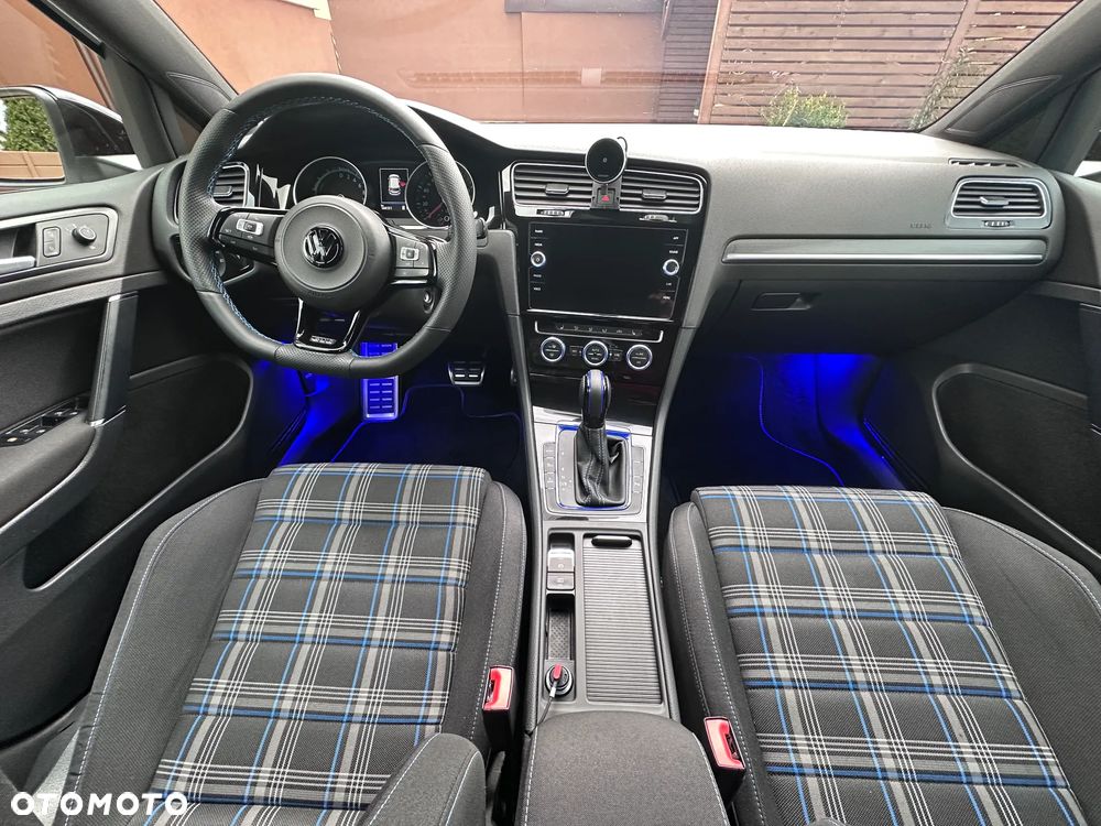 Volkswagen Golf - 30