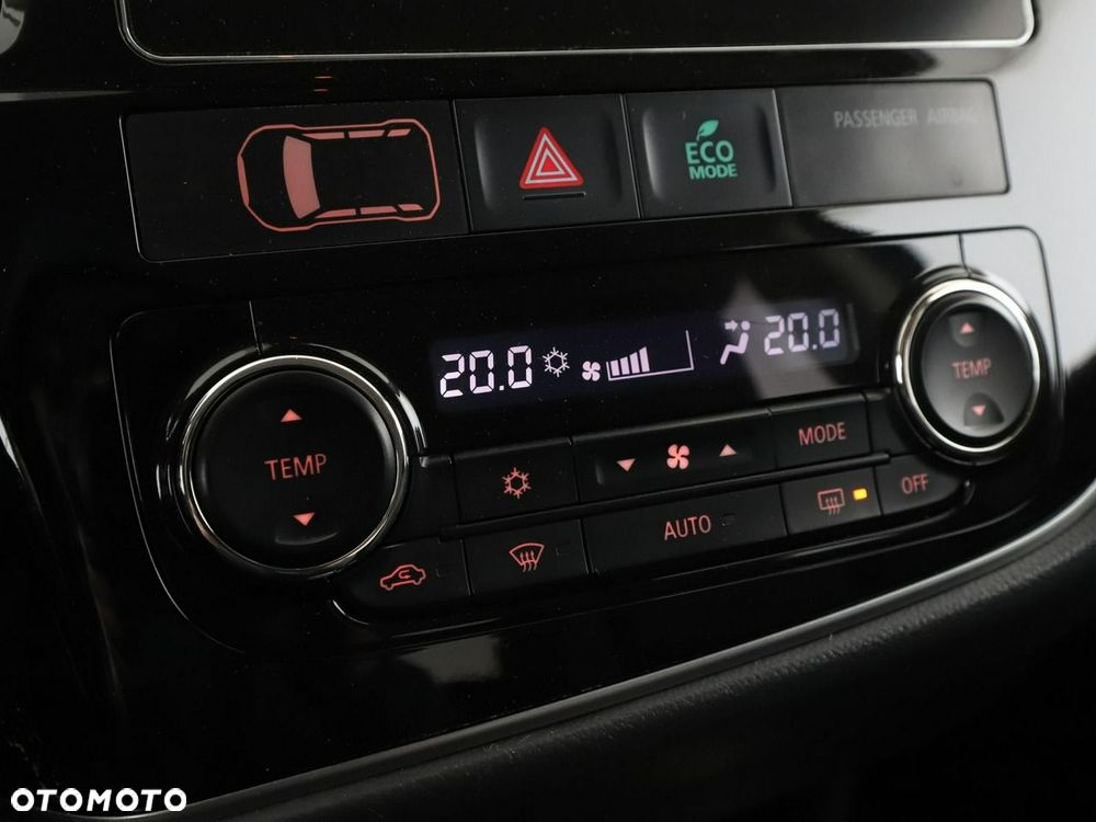 Mitsubishi Outlander - 26