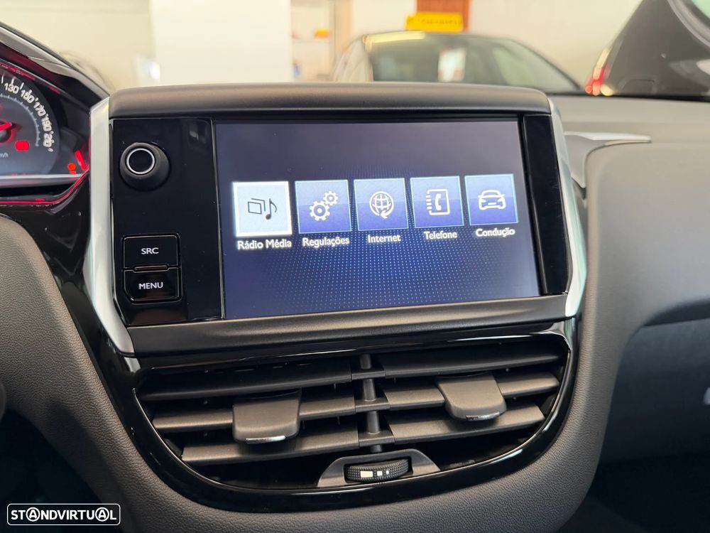 Peugeot 208 1.4 HDi SE Style - 23