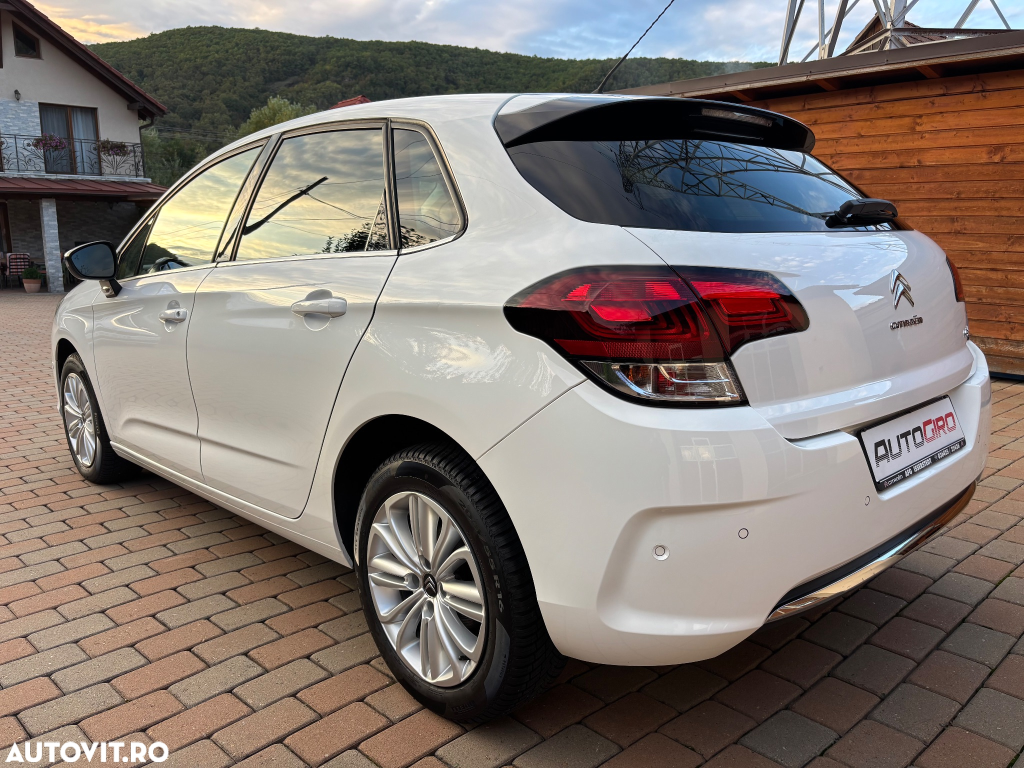 Citroën C4 PureTech 110 Selection - 4