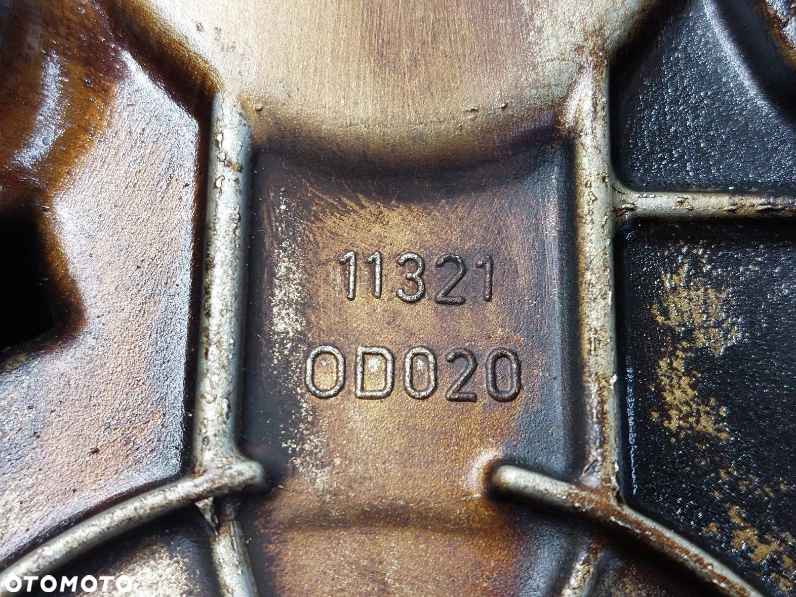 OSŁONA OBUDOWA ROZRZĄDU AVENSIS T25 1.8 16V 11321-0D020 - 3