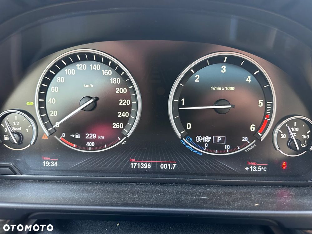 BMW Seria 5 525d xDrive - 2