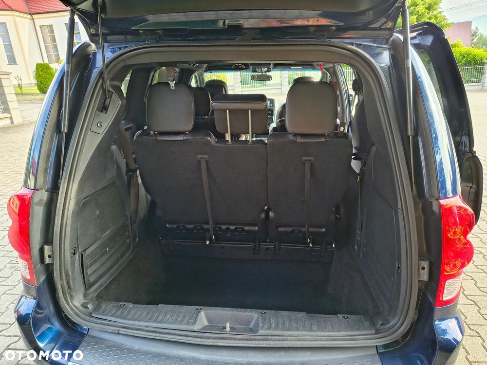 Dodge Grand Caravan - 16